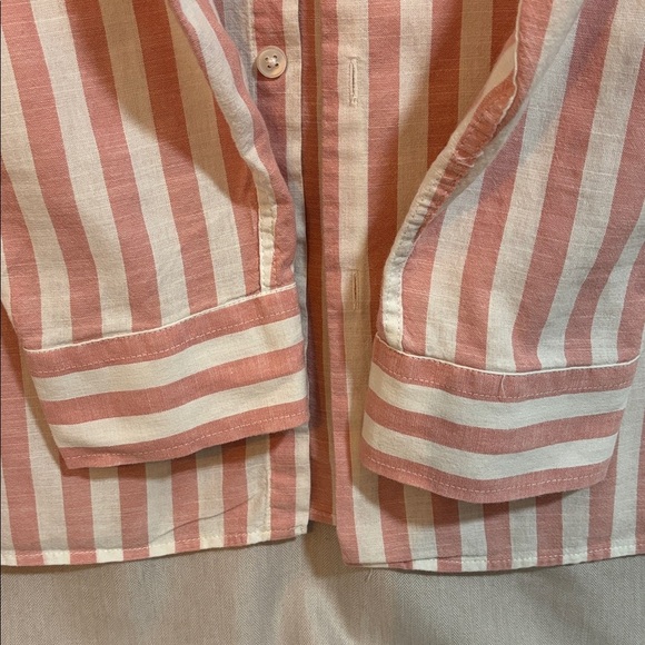 Pink and White Button-Up Shirt - Picture 4 of 5
